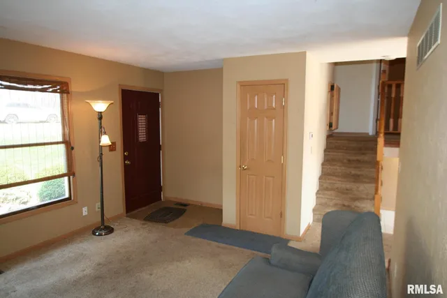 $225,000 | 801 Heritage Drive, Mackinaw, IL 61755