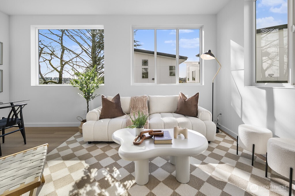 1804 B 28th Avenue South Seattle, WA 98144 - Photo 2 of 31