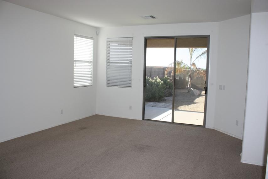 44456 West Eddie Way Maricopa, AZ 85138 - Photo 3 of 6 Living room