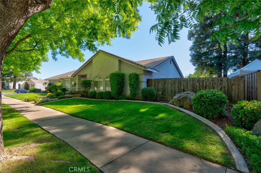 3546 Joerg Avenue Merced, CA 95340 - Photo 2 of 51 a view of a yard in front of house
