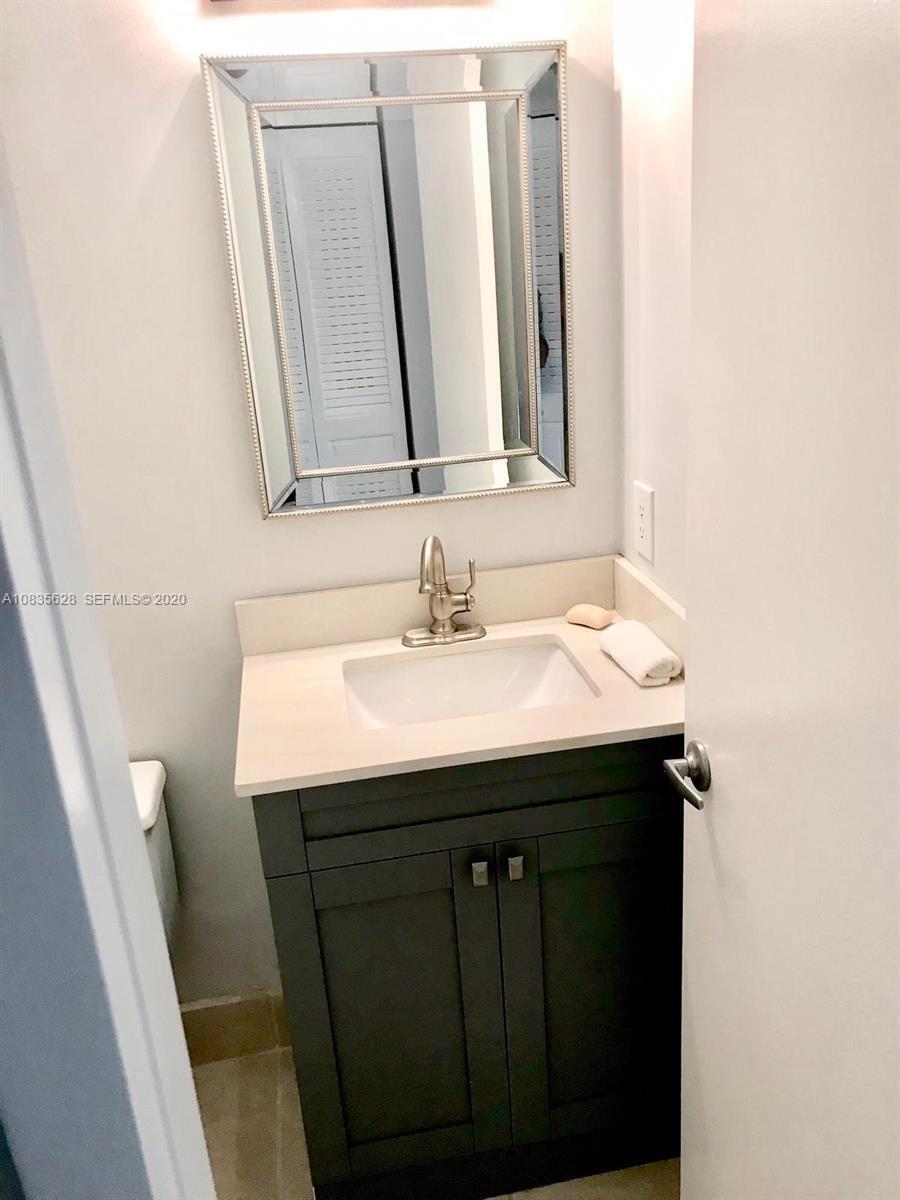 86 Mansfield D Boca Raton, FL 33434 - Photo 15 of 29 half bath