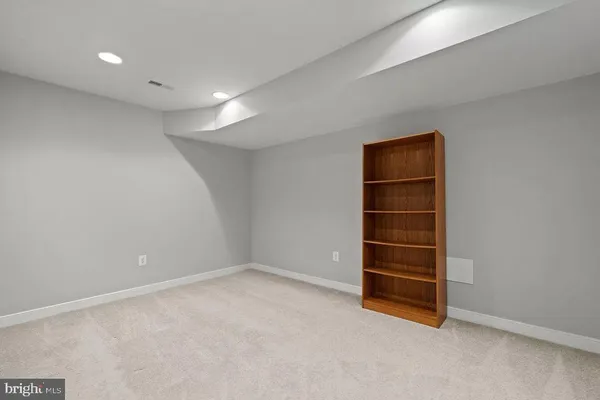 $2,900 | 15330 Bronco Way, Woodbridge, VA 22193