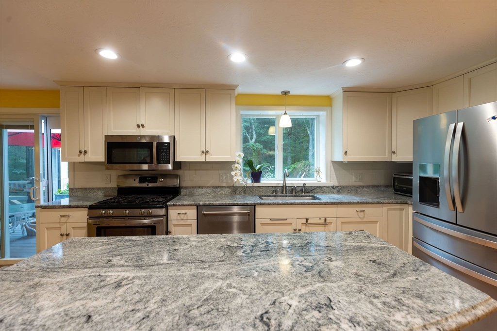 7 Tinkers Ledge Road Duxbury, MA 02332 - Photo 4 of 38