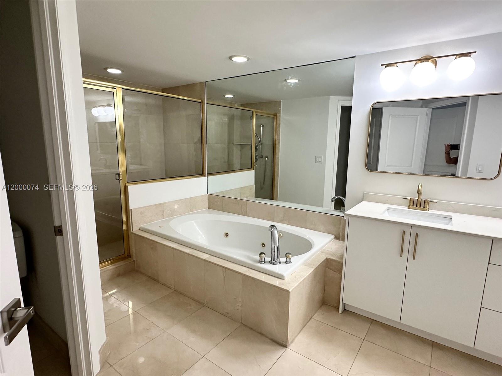8925 Collins Avenue, Unit 2J Surfside, FL 33154 - Photo 21 of 63 Master bathroom