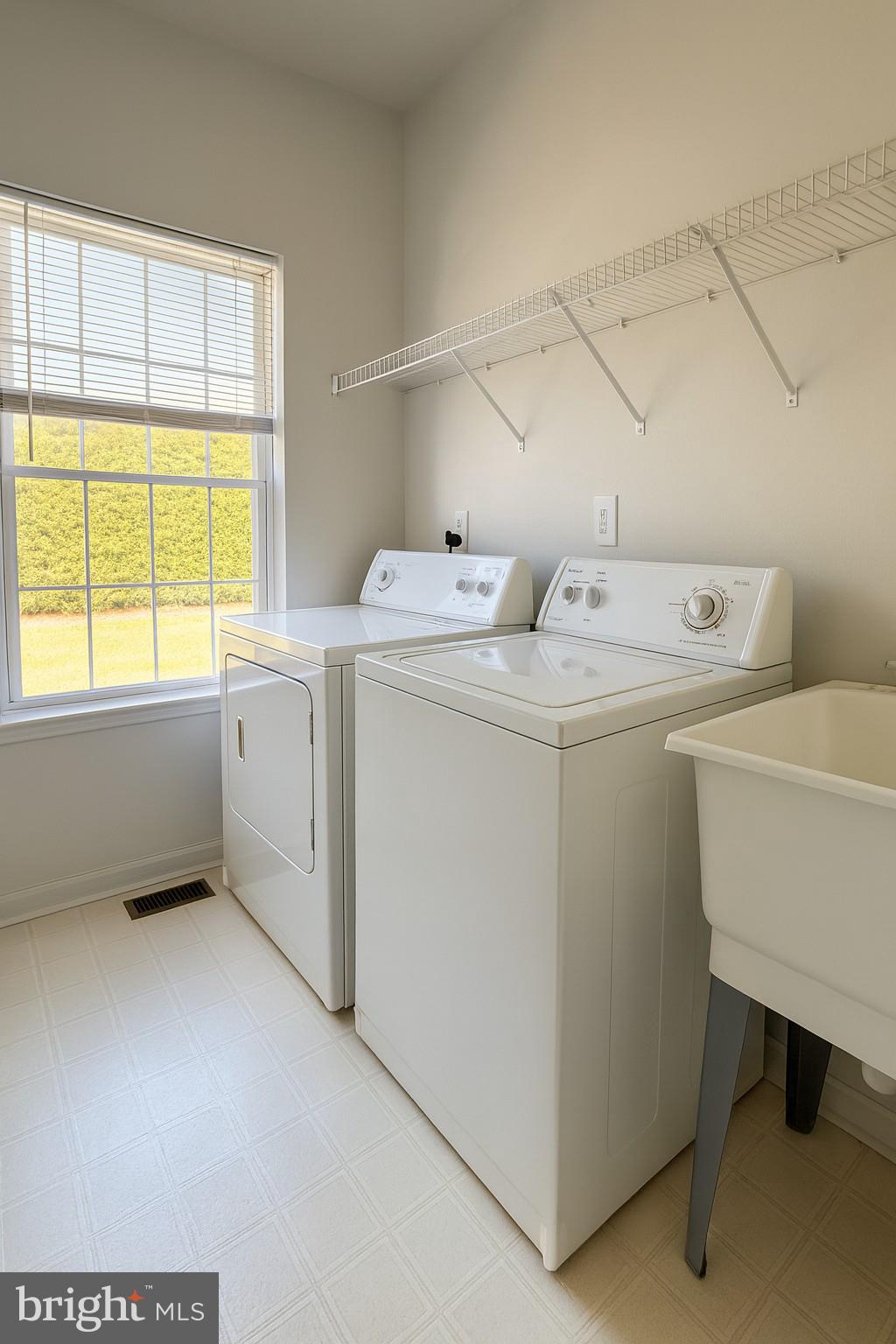 39 Tynemouth Drive Lumberton, NJ 08048 - Photo 20 of 22 a utility room with dryer and washer