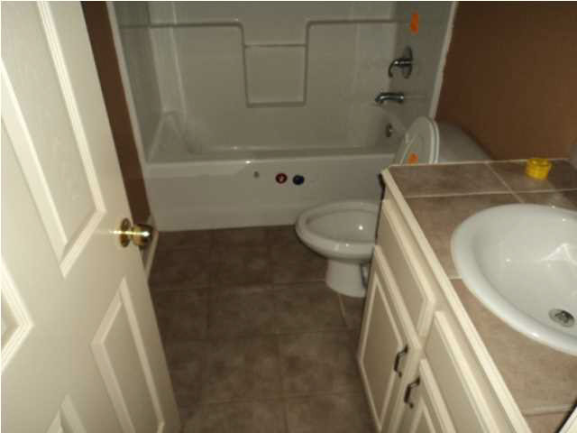 5015 Forest Hill Road Byram, MS 39272 - Photo 16 of 20 Bathroom 2