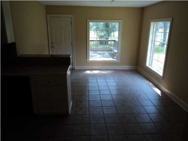5015 Forest Hill Road Byram, MS 39272 - Photo 9 of 20 Dining room