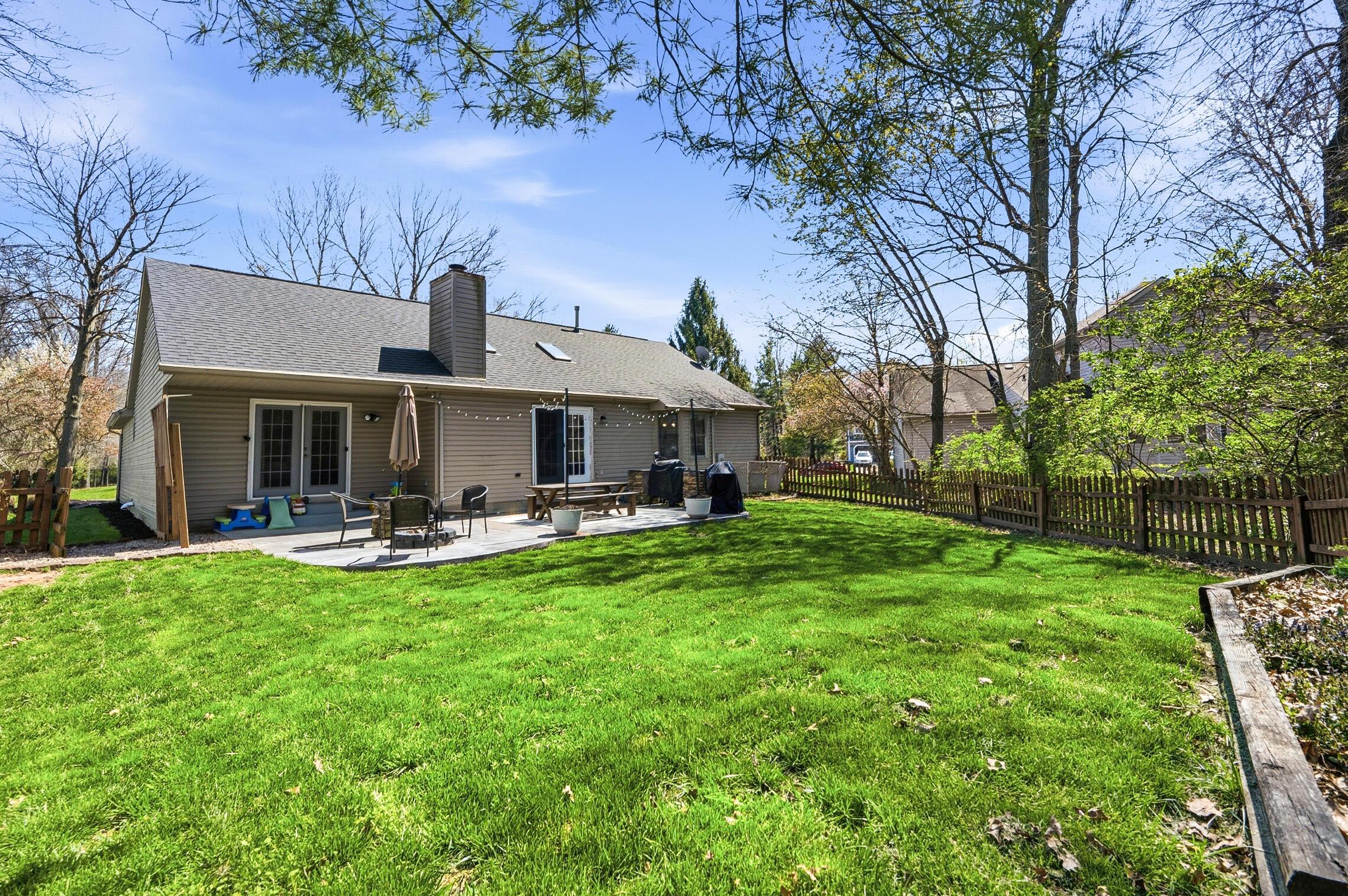 637 Ridenour Road Columbus, OH 43230 - Photo 51 of 61 Back