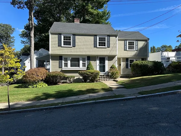 $925,000 | 36 Pine Hill Circle, Wakefield, MA 01880