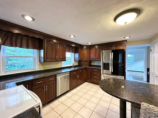 $925,000 | 36 Pine Hill Circle, Wakefield, MA 01880