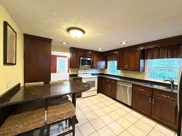 $925,000 | 36 Pine Hill Circle, Wakefield, MA 01880