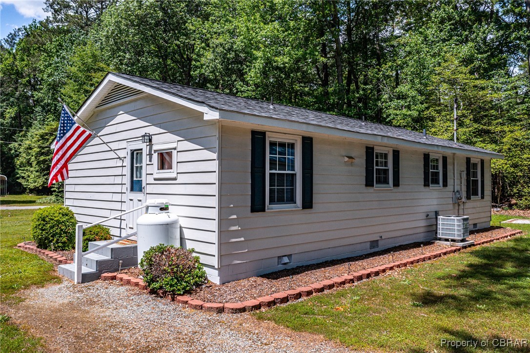 25 Little John Street Reedville, VA 22539 - Photo 3 of 25