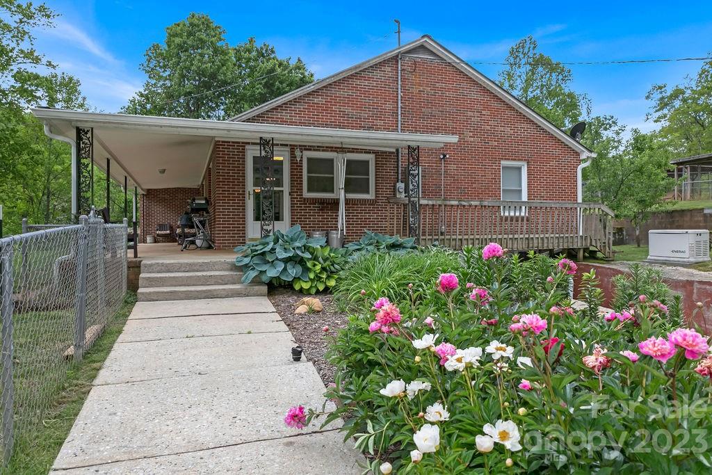 1861 Shoal Creek Road Balsam Grove, NC 28708 - Photo 11 of 48 Gallery Image 11