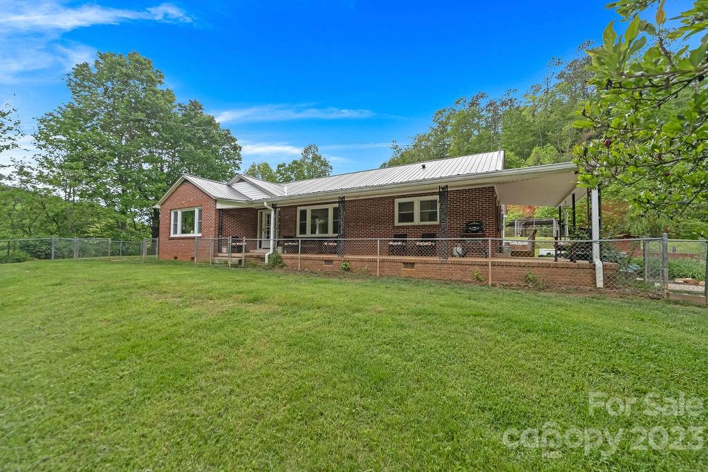 1861 Shoal Creek Road Balsam Grove, NC 28708 - Photo 12 of 48 Gallery Image 12