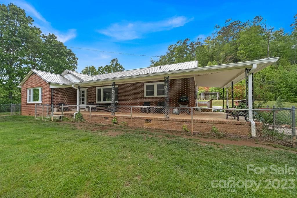1861 Shoal Creek Road Balsam Grove, NC 28708 - Photo 14 of 48 Gallery Image 14