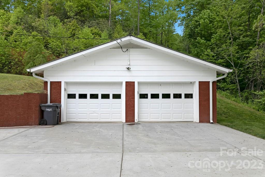 1861 Shoal Creek Road Balsam Grove, NC 28708 - Photo 17 of 48 Gallery Image 17