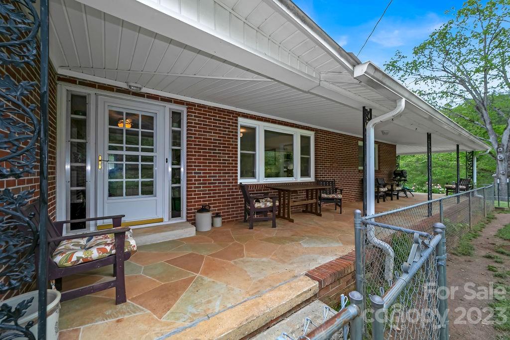1861 Shoal Creek Road Balsam Grove, NC 28708 - Photo 18 of 48 Gallery Image 18