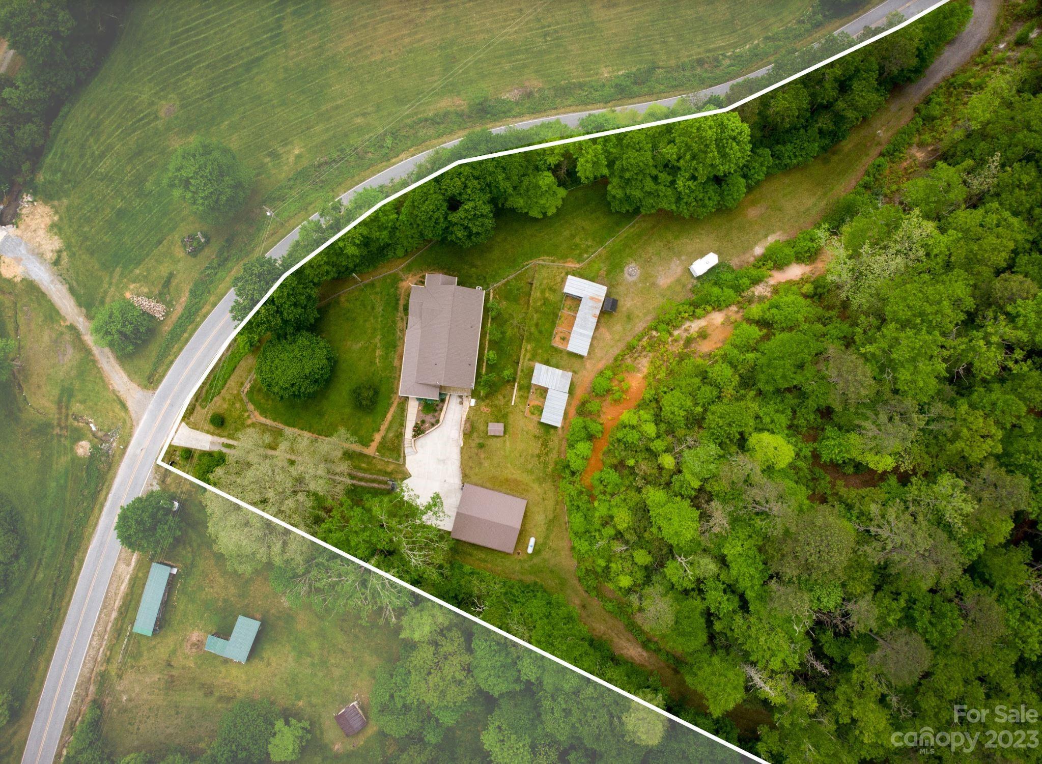 1861 Shoal Creek Road Balsam Grove, NC 28708 - Photo 5 of 48 Gallery Image 5