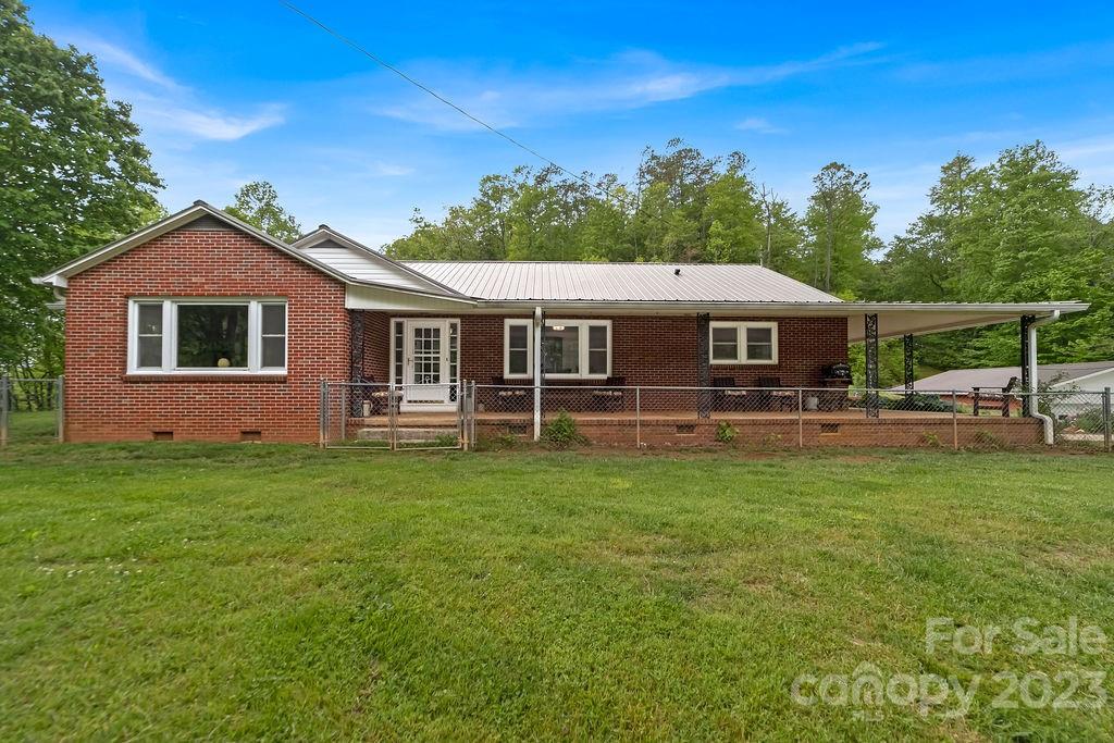 1861 Shoal Creek Road Balsam Grove, NC 28708 - Photo 8 of 48 Gallery Image 8