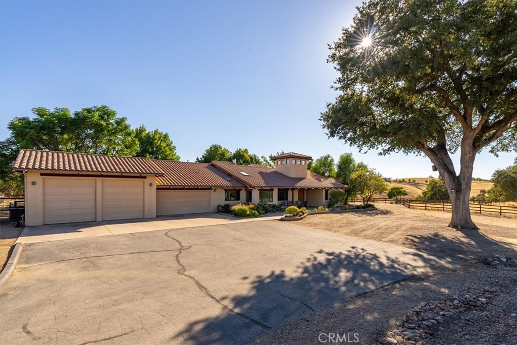 5745 Iron Gate Road Paso Robles, CA 93446 - Photo 6 of 58 Front of Home with 4 car garage spaces and oversize doors.