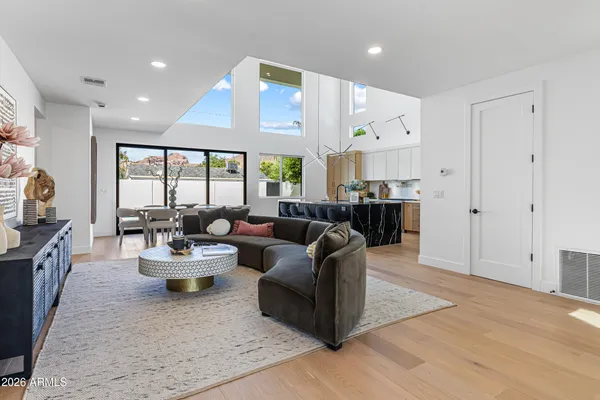 $1,845,000 | 4852 East Piccadilly Road, Phoenix, AZ 85018