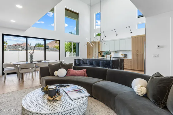 $1,845,000 | 4852 East Piccadilly Road, Phoenix, AZ 85018