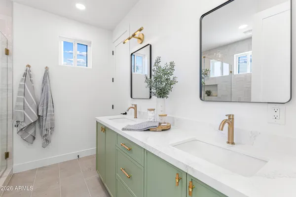 $1,845,000 | 4852 East Piccadilly Road, Phoenix, AZ 85018