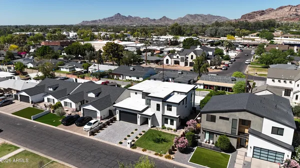 $1,845,000 | 4852 East Piccadilly Road, Phoenix, AZ 85018