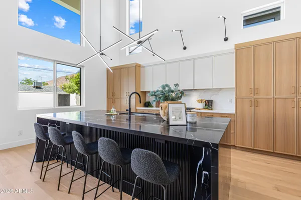 $1,845,000 | 4852 East Piccadilly Road, Phoenix, AZ 85018