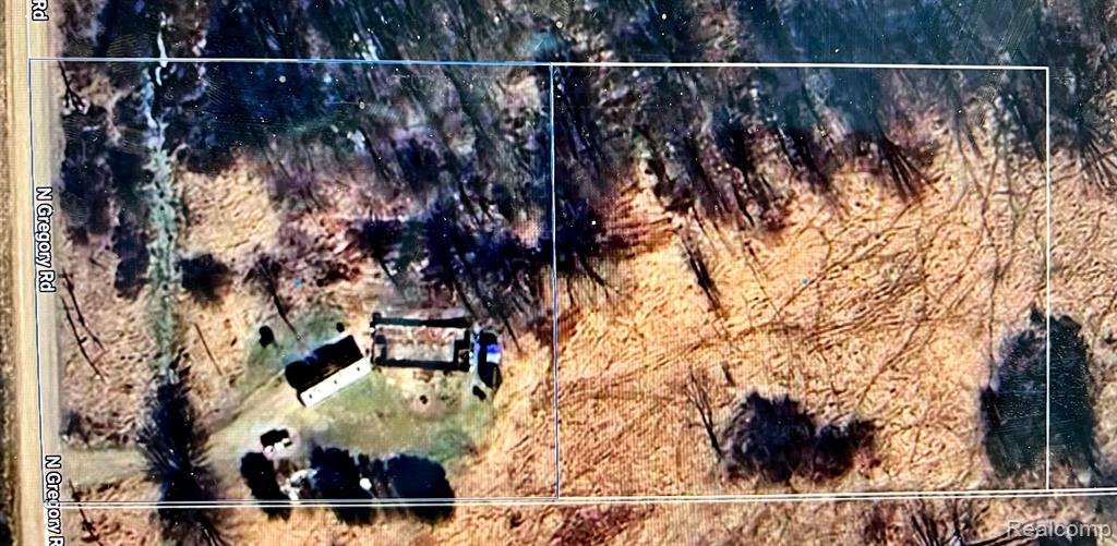 6096 North Gregory Road Fowlerville, MI 48836 - Photo 1 of 27