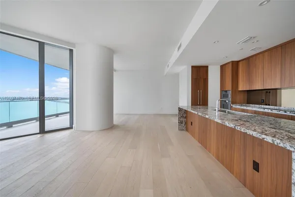 $20,000 | 175 Southeast 25th Road, Unit 1904, Miami, FL 33129
