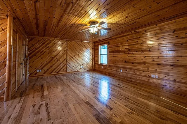 $775,000 | 30611 Stonehaven Drive, Warsaw, MO 65355