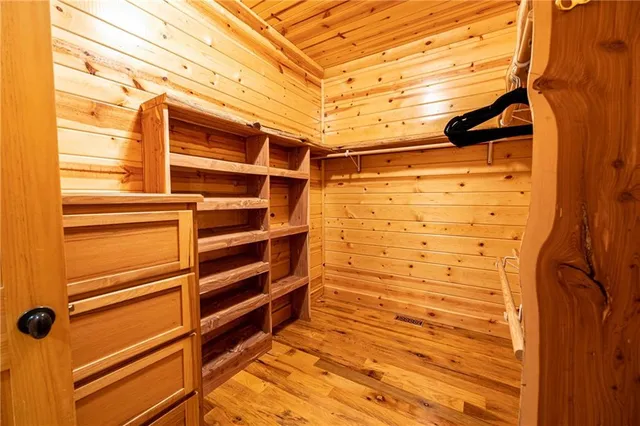 $775,000 | 30611 Stonehaven Drive, Warsaw, MO 65355