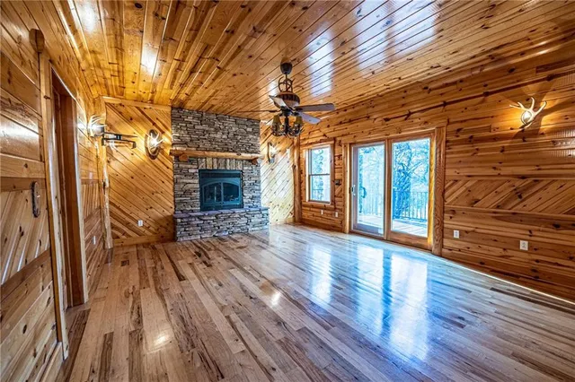 $775,000 | 30611 Stonehaven Drive, Warsaw, MO 65355