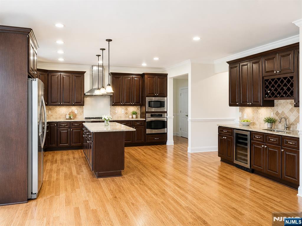 43 Mountainview Road Demarest, NJ 07627 - Photo 6 of 25