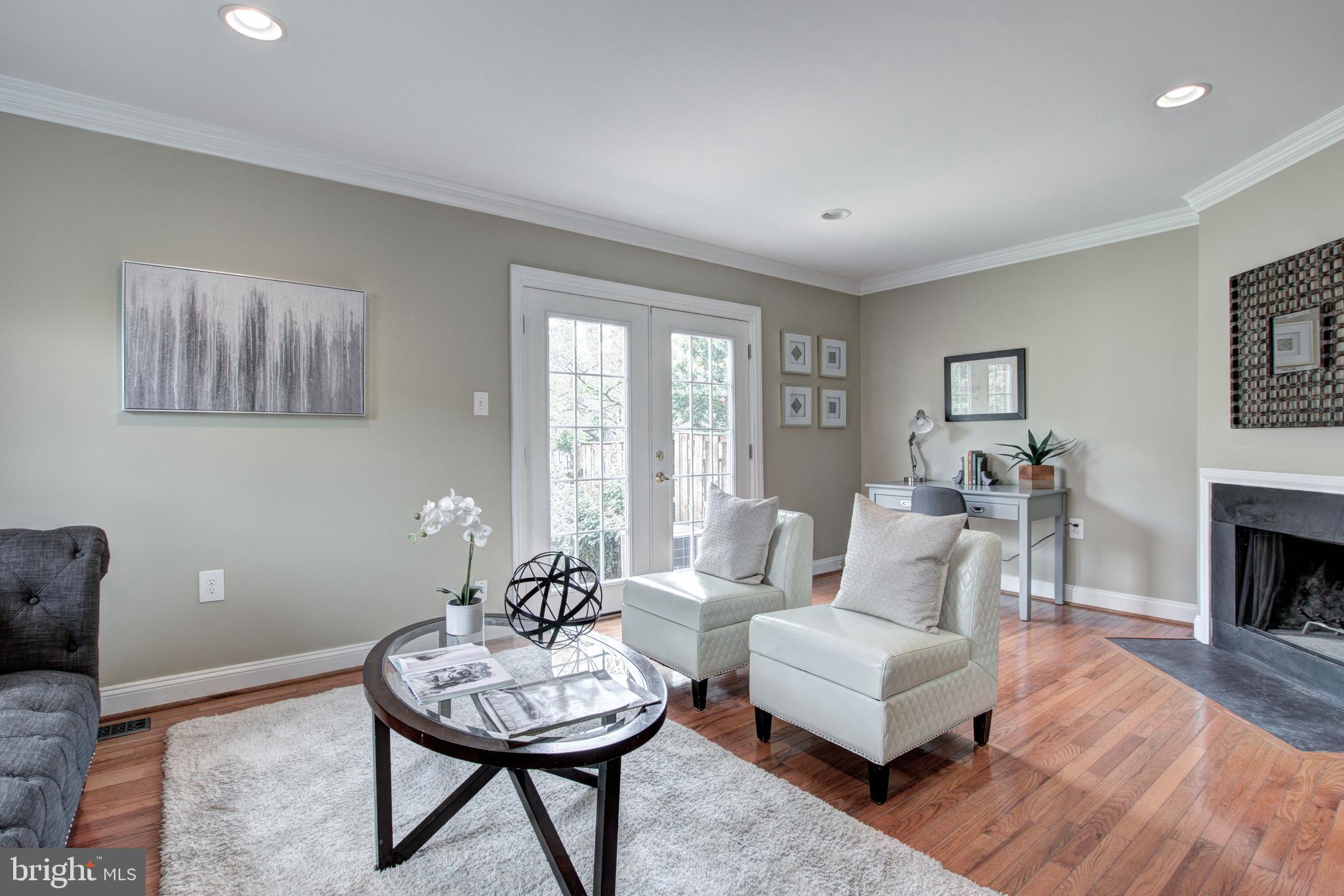 6458 Franconia Road Springfield, VA 22150 - Photo 3 of 40