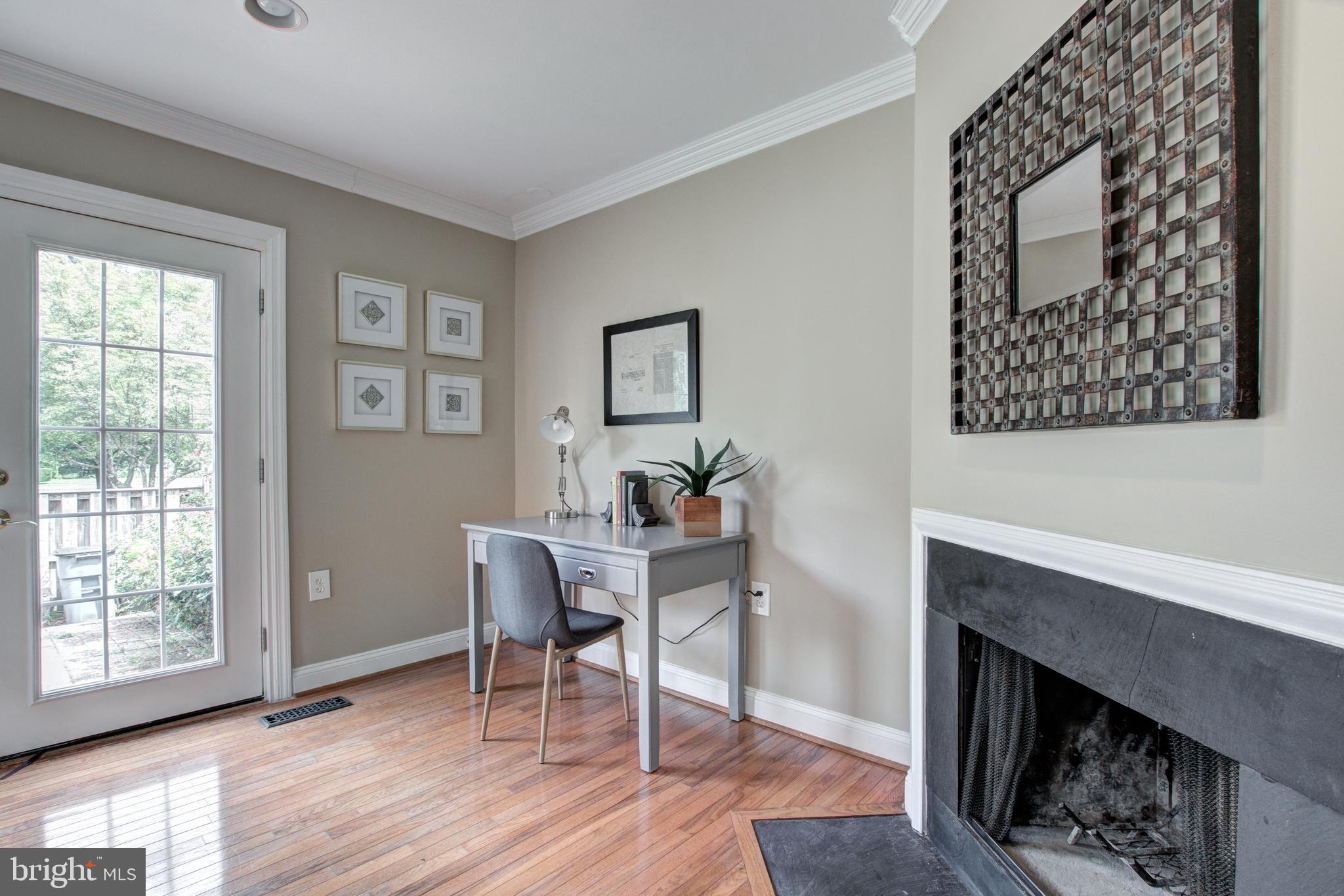 6458 Franconia Road Springfield, VA 22150 - Photo 6 of 40