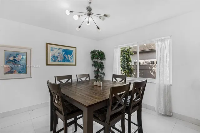 $1,249,000 | 633 North Crescent Drive, Hollywood, FL 33021