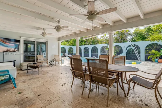 $1,249,000 | 633 North Crescent Drive, Hollywood, FL 33021