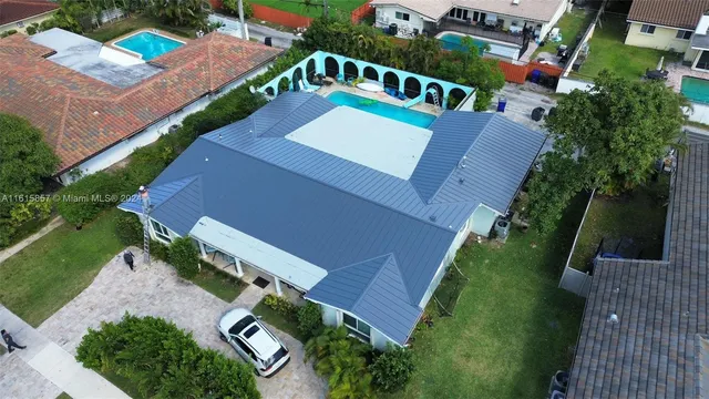 $1,249,000 | 633 North Crescent Drive, Hollywood, FL 33021