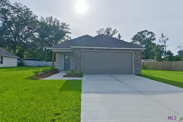 $1,800 | 22877 Balsam Drive, Denham Springs, LA 70726