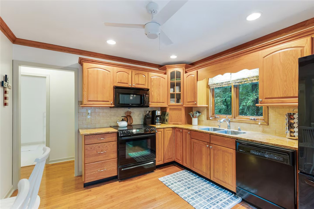 1018 Chantilly Lane Anderson, SC 29625 - Photo 9 of 34