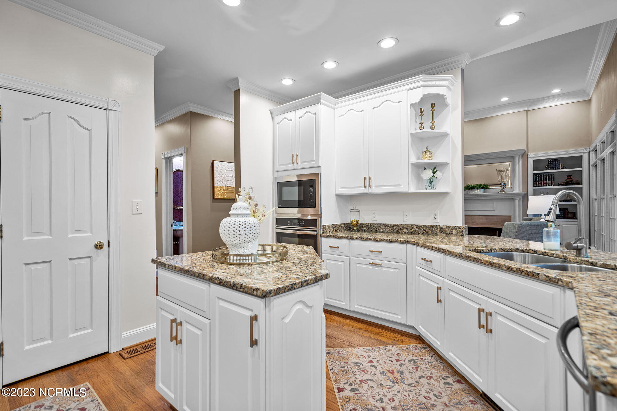 738 Scotts Hill Loop Road Wilmington, NC 28411 - Photo 14 of 61 135-web-or-mls-DSC07796