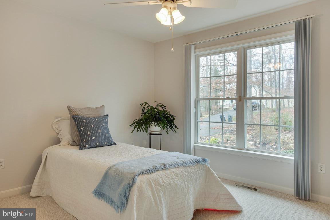 201 Monument Road Locust Grove, VA 22508 - Photo 22 of 34 Front bedroom 3, neutral colors and carpet