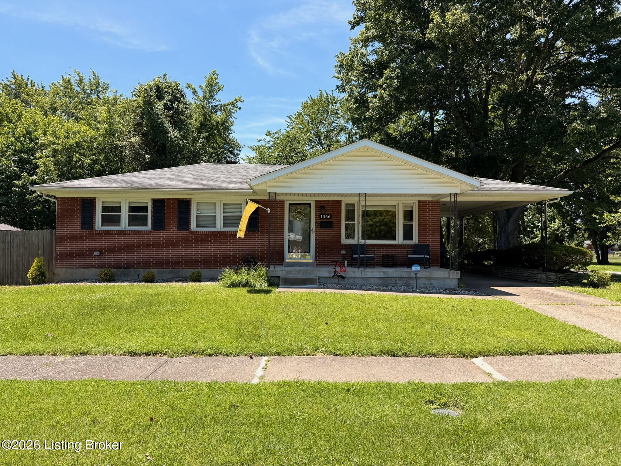 1066 Runell Road Louisville, KY 40214 - Photo 1 of 37 House Front