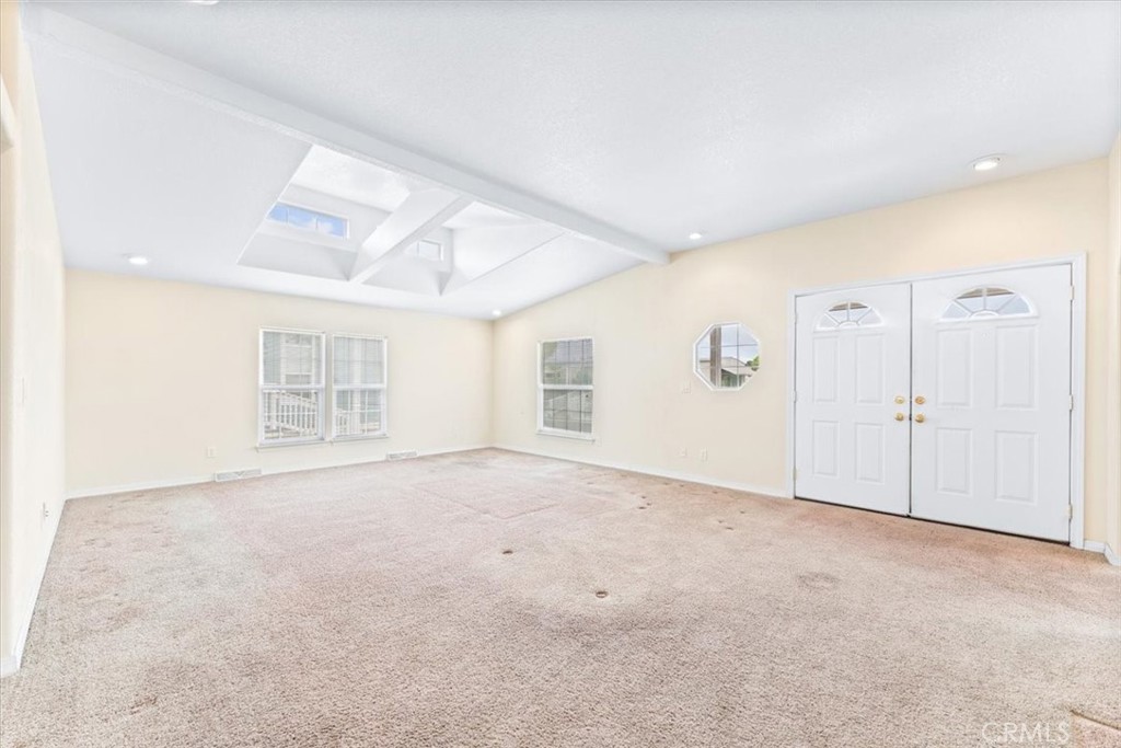 32 Pine Via Anaheim, CA 92801 - Photo 5 of 19 an empty room with windows