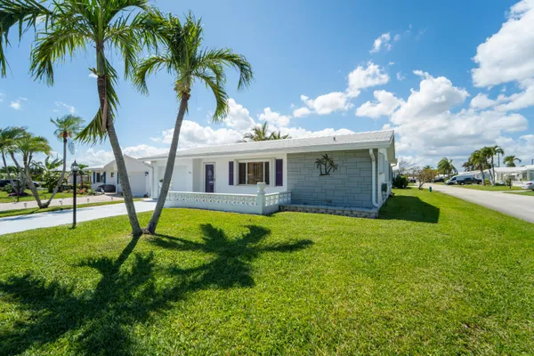 $347,000 | 1601 Southwest 18th Street, Boynton Beach, FL 33426