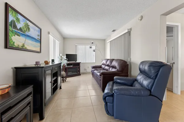 $347,000 | 1601 Southwest 18th Street, Boynton Beach, FL 33426