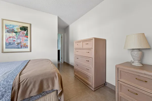 $347,000 | 1601 Southwest 18th Street, Boynton Beach, FL 33426