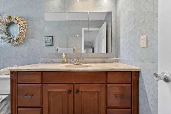 $347,000 | 1601 Southwest 18th Street, Boynton Beach, FL 33426